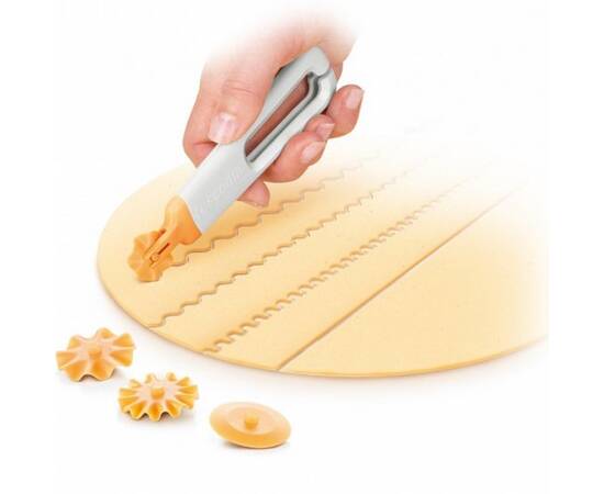 Приспособление для нарезки теста с 4 ножами DELICIA TESCOMA (630019)