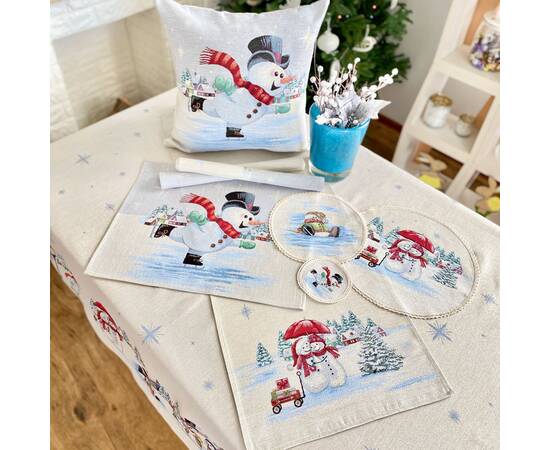 Серветка-підкладка під тарілку Сніговики-витівники 37х49 LiMaSo (RUNNER1062-49), Тип: серветки, Основний колір: червоний, Форма скатертини: прямокутна, Розмір: 37x49, зображення 3