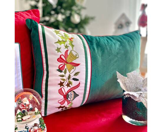 Наволочка новорічна оксамитова вишивана 40х60 LiMaSo (NOVN09)