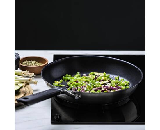 Сковорода KitchenAid CSS, 24 см з керамічним покриттям (CC005701-001), Колір: срібний, Тип: сковорода, Форма: кругла, Діаметр (см): 24, зображення 2