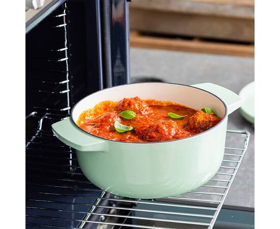 Каструля чавунна з кришкою KitchenAid, 22 см 3,3 л, колір фісташковий (CC007433-001), Тип: каструля, Об'єм: 3,3 л, Колір: зелений, зображення 4