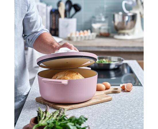 Каструля чавунна з кришкою KitchenAid, 26 см 5,2 л, колір суха троянда (CC007431-001), Тип: каструля, Об'єм: 5,2 л, Колір: рожевий, зображення 3