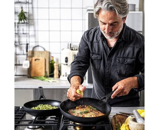 Набір сковорідок KitchenAid CFA, 20+28 см з керамічним покриттям (CC005685-001), Колір: чорний, Тип: набір сковорідок, Форма: кругла, Діаметр (см): 20/28, зображення 2