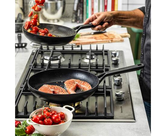 Набор сковородок KitchenAid CFA, 24+28 см с керамическим покрытием (CC003569-001), Цвет: черный, Тип: набор сковородок, Форма: круглая, Диаметр (см): 24/28, изображение 3