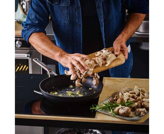 Набор сковородок KitchenAid FHA, 20+28 см с керамическим покрытием (CC005698-001), Цвет: черный, Тип: набор сковородок, Форма: круглая, Диаметр (см): 20/28, изображение 2